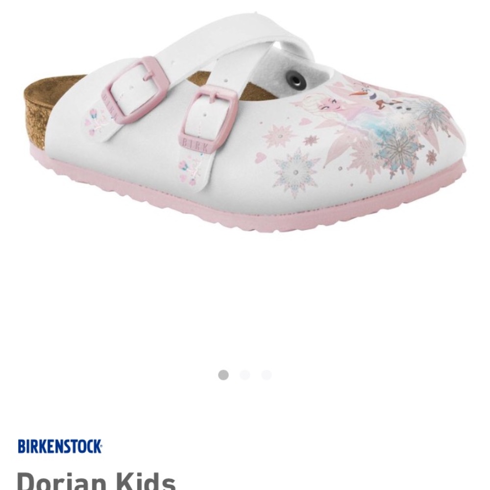 Super cute  Birkenstock sandals.